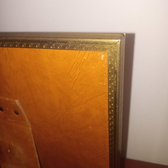 Vintage Brass 8x10 Picture Frame, texture backing - Picture 4 of 5